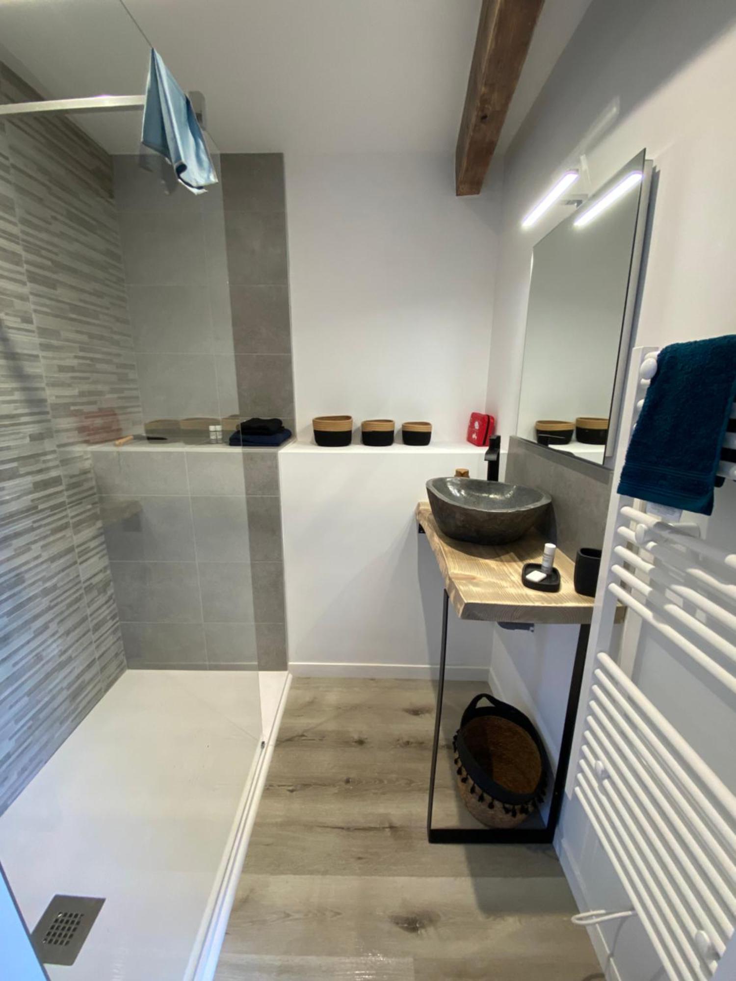 Maisonnette 2/4 Personnes En Bord De Sevre Cugand Exteriör bild